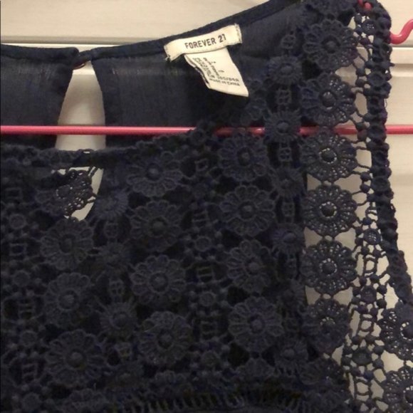 💕4/$20 Forever 21 Floral Crochet-Panel Gauze Top - Picture 2 of 3
